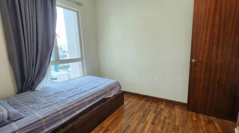 Burlington Square, 175B Bencoolen Street, 2 Bedrooms, 828 sqft, Apartment For Rent, by Catherine Koh, 500112846 - Bedroom - PropertyGuru.com.sg