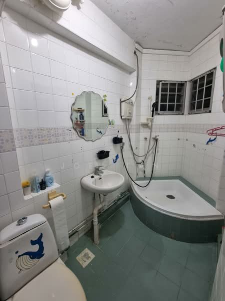 754 Jurong West Street 74, 754 Jurong West Street 74, Room Rental, 150 sqft, HDB Flat For Rent, by Joel Tan, 500112855 - Bathroom - PropertyGuru.com.sg