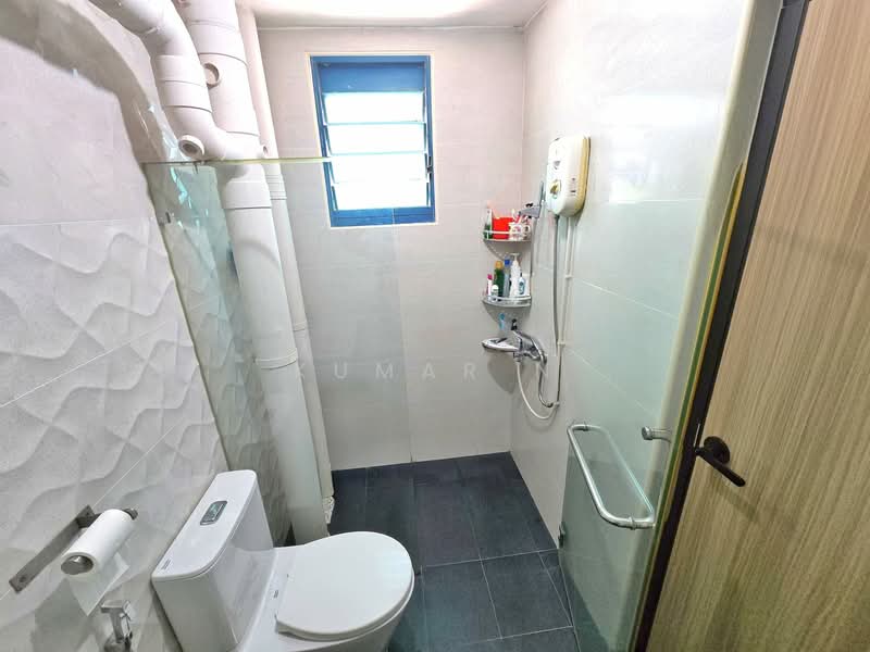 178 Edgefield Plains, 178 Edgefield Plains, 3 Bedrooms, 1,184 sqft, HDB Flat For Sale, by Kumar N, 500112858 - Bathroom - PropertyGuru.com.sg