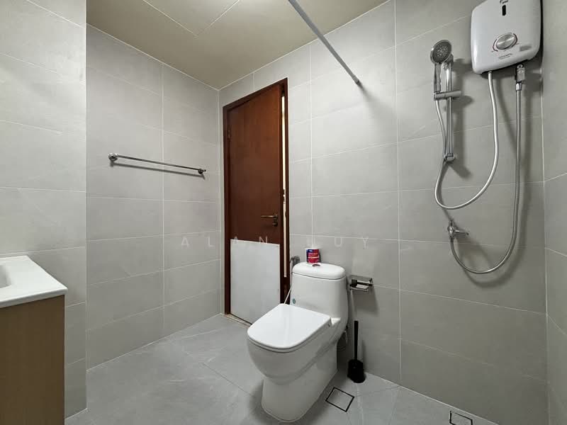 Parc Oasis, 35 Jurong East Avenue 1, Room Rental, 200 sqft, Condominium For Rent, by Alan Huy, 500112864 - Bathroom - PropertyGuru.com.sg