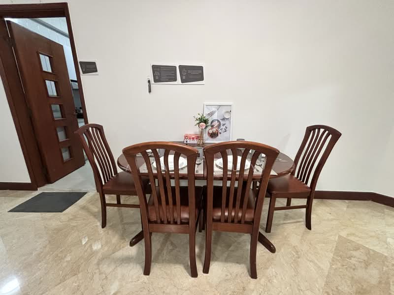 Parc Oasis, 35 Jurong East Avenue 1, Room Rental, 200 sqft, Condominium For Rent, by Alan Huy, 500112864 - Dining Room - PropertyGuru.com.sg