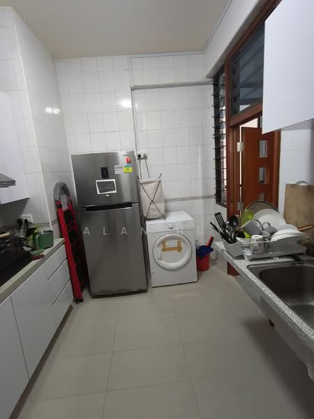 Parc Oasis, 35 Jurong East Avenue 1, Room Rental, 200 sqft, Condominium For Rent, by Alan Huy, 500112864 - Kitchen - PropertyGuru.com.sg