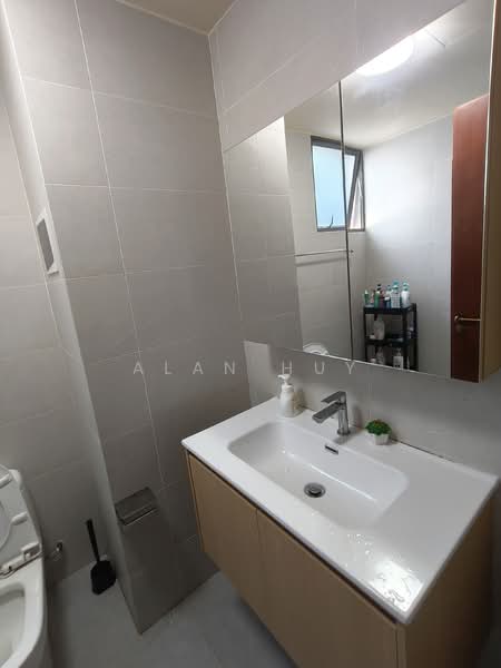 Parc Oasis, 35 Jurong East Avenue 1, Room Rental, 200 sqft, Condominium For Rent, by Alan Huy, 500112864 - Bathroom - PropertyGuru.com.sg
