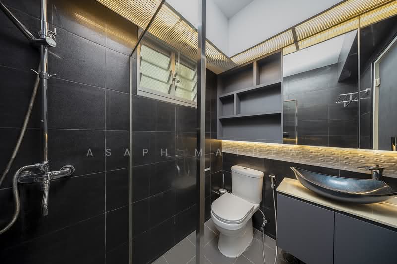 95A Henderson Road, 95A Henderson Road, 3 Bedrooms, 893 sqft, HDB Flat For Rent, by Asaph Mathew, 500112865 - Bathroom - PropertyGuru.com.sg