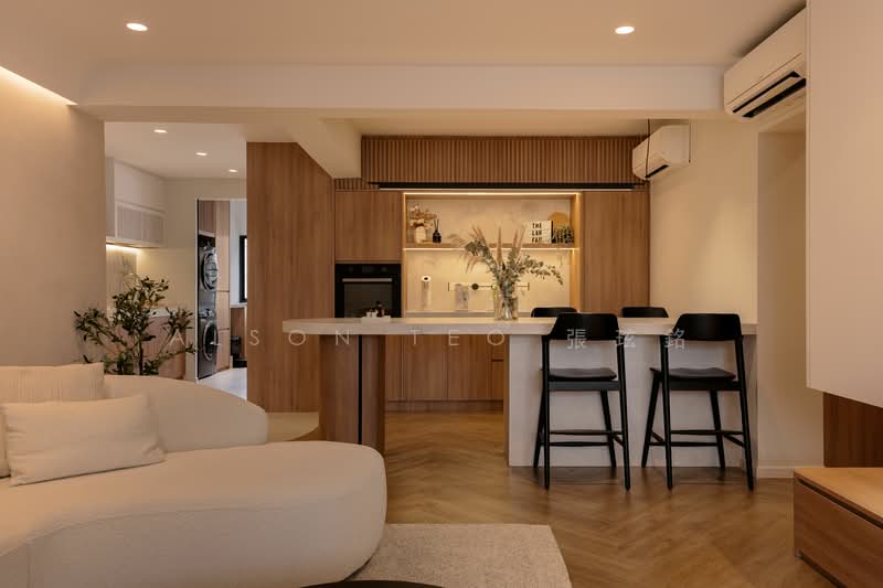 121 Bedok North Road, 121 Bedok North Road, 2 Bedrooms, 990 sqft, HDB Flat For Sale, by Alson Teo 張玹銘, 500112870 - Living room - PropertyGuru.com.sg