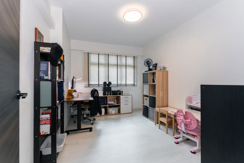 808B Choa Chu Kang Avenue 1, 808B Choa Chu Kang Avenue 1, 3 Bedrooms, 1,206 sqft, HDB Flat For Sale, by Eleanor Lee, 500112880 - Study - PropertyGuru.com.sg