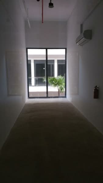 The Promenade @ Pelikat, 189 Jalan Pelikat, 258 sqft, Shop / Shophouse For Sale, by Ashlyn Aw 胡欣慧, 500112881 - Corridor - CommercialGuru.com.sg