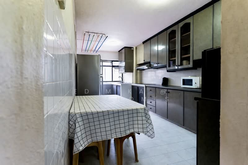 204 Marsiling Drive, 204 Marsiling Drive, 2 Bedrooms, 883 sqft, HDB Flat For Sale, by Ed Mika @ Jadehomes, 500112896 - Kitchen - PropertyGuru.com.sg