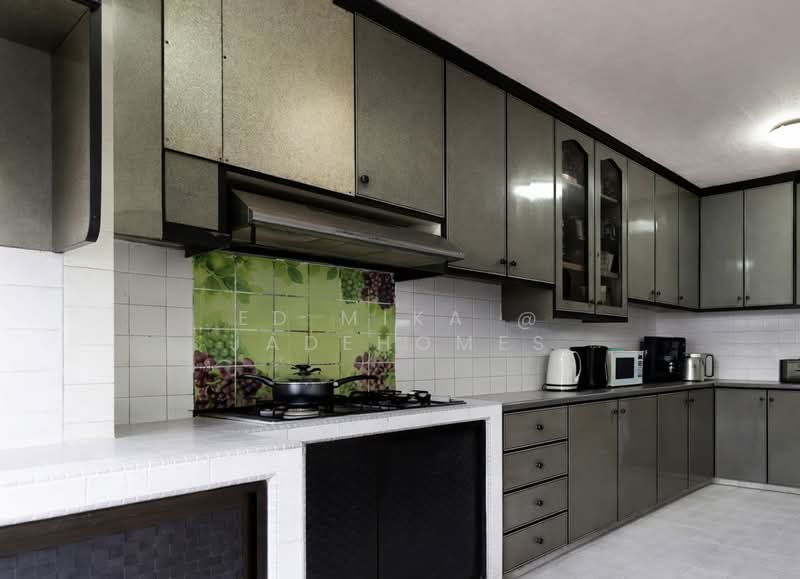 204 Marsiling Drive, 204 Marsiling Drive, 2 Bedrooms, 883 sqft, HDB Flat For Sale, by Ed Mika @ Jadehomes, 500112896 - Kitchen - PropertyGuru.com.sg