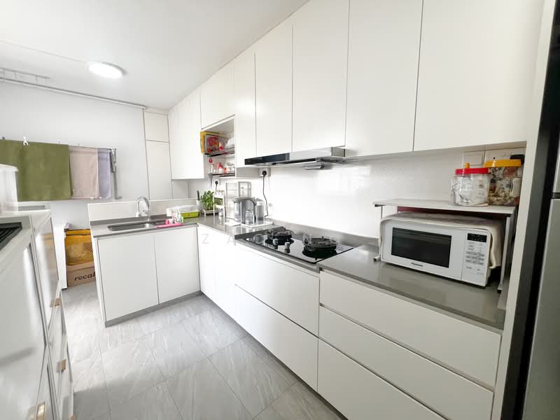 653 Hougang Avenue 8, 653 Hougang Avenue 8, 3 Bedrooms, 1,292 sqft, HDB Flat For Sale, by Zac Ng, 500112898 - Kitchen - PropertyGuru.com.sg