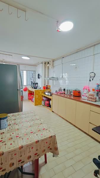 742 Yishun Avenue 5, 742 Yishun Avenue 5, 3 Bedrooms, 1,001 sqft, HDB Flat For Sale, by CLEO, 500112928 - Kitchen - PropertyGuru.com.sg