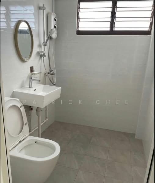 122 Pasir Ris Street 11, 122 Pasir Ris Street 11, 3 Bedrooms, 1,119 sqft, HDB Flat For Sale, by Patrick Chee, 500112939 - Bathroom - PropertyGuru.com.sg