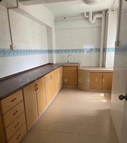 122 Pasir Ris Street 11, 122 Pasir Ris Street 11, 3 Bedrooms, 1,119 sqft, HDB Flat For Sale, by Patrick Chee, 500112939 - Kitchen - PropertyGuru.com.sg