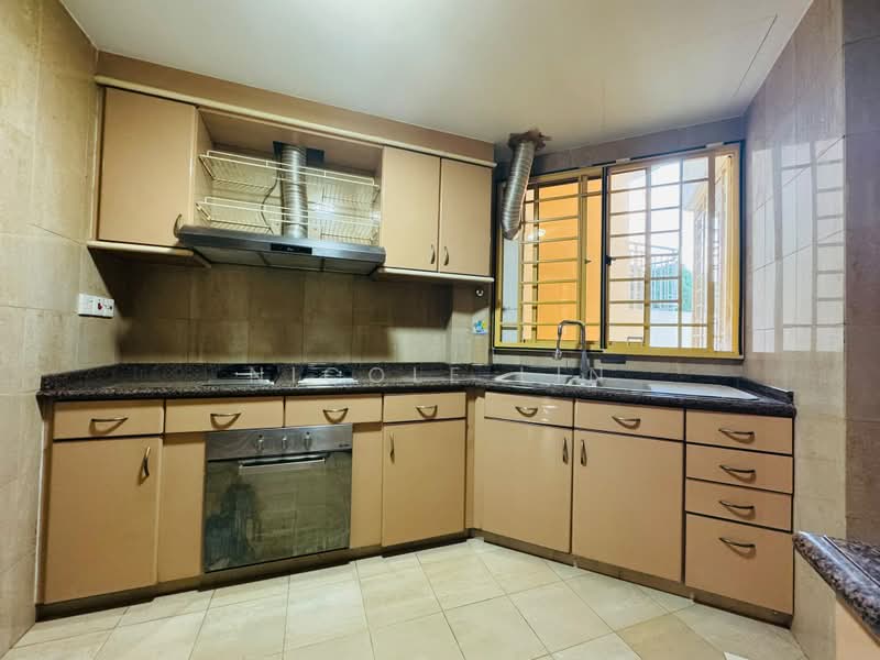 Villa Marina, 31 Jalan Sempadan, 3 Bedrooms, 1,249 sqft, Condominium For Sale, by Nicole Lin, 500112940 - Kitchen - PropertyGuru.com.sg