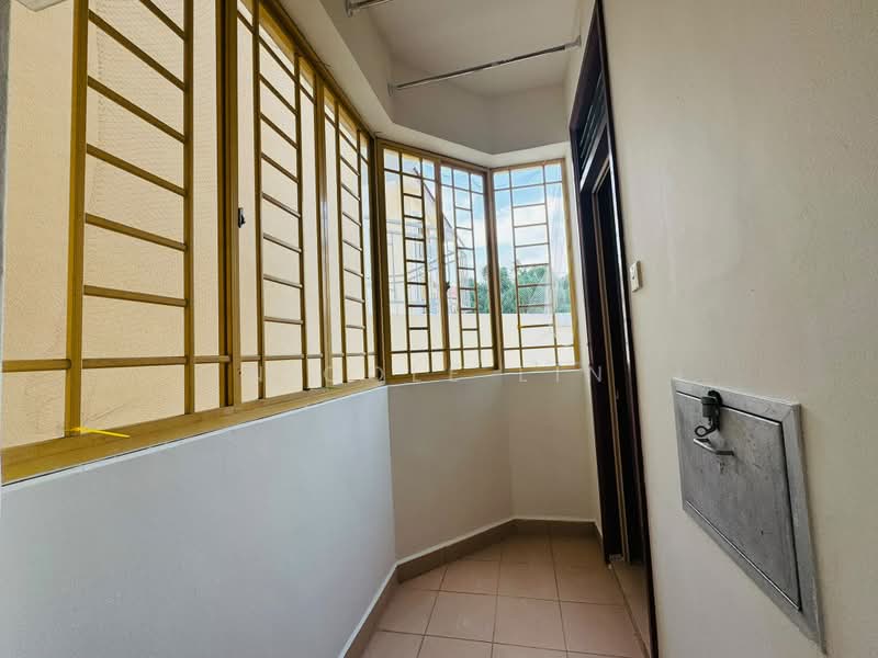 Villa Marina, 31 Jalan Sempadan, East Coast / Marine Parade, 3 Bedrooms, 1,249 sqft, Condominium For Sale, by Nicole Lin, 500112940 - Service Yard - PropertyGuru.com.sg