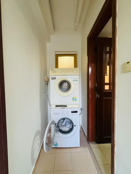 Villa Marina, 31 Jalan Sempadan, East Coast / Marine Parade, 3 Bedrooms, 1,249 sqft, Condominium For Sale, by Nicole Lin, 500112940 - Laundry area - PropertyGuru.com.sg