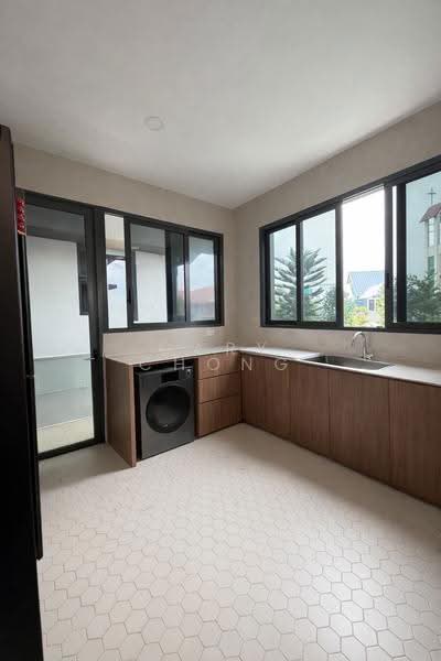 Chuan Garden, Chuan Garden, Hougang / Punggol / Sengkang, 6 Bedrooms, 4,800 sqft, Detached House For Sale, by Gary Chong, 500112953 - Kitchen - PropertyGuru.com.sg