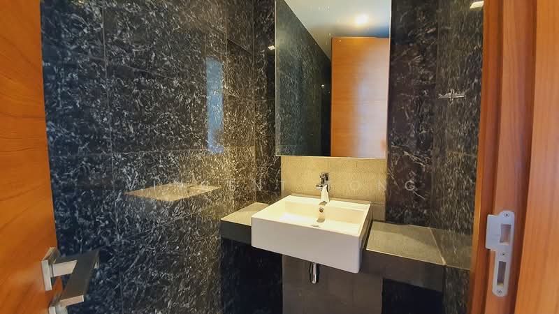 Altez, 16 Enggor Street, 3 Bedrooms, 1,561 sqft, Condominium For Sale, by Vincent Tong, 500112974 - Bathroom - PropertyGuru.com.sg