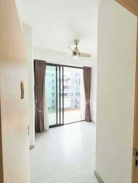 The Luxurie, 19 Compassvale Road, 3 Bedrooms, 1,055 sqft, Condominium For Sale, by James Hong, 500112988 - Bedroom - PropertyGuru.com.sg