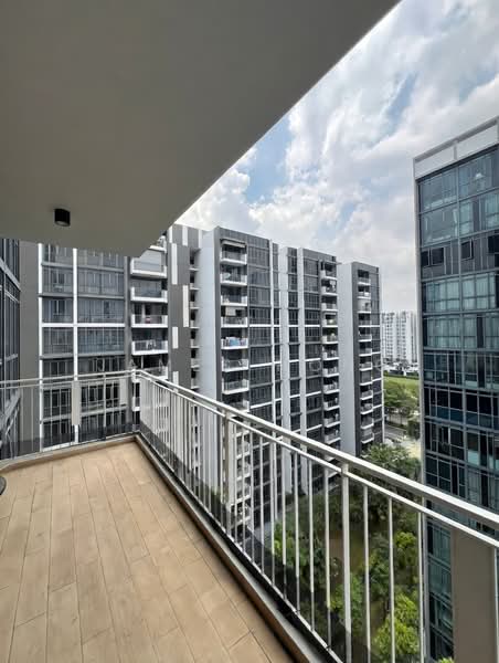 The Luxurie, 19 Compassvale Road, 3 Bedrooms, 1,055 sqft, Condominium For Sale, by James Hong, 500112988 - Balcony - PropertyGuru.com.sg