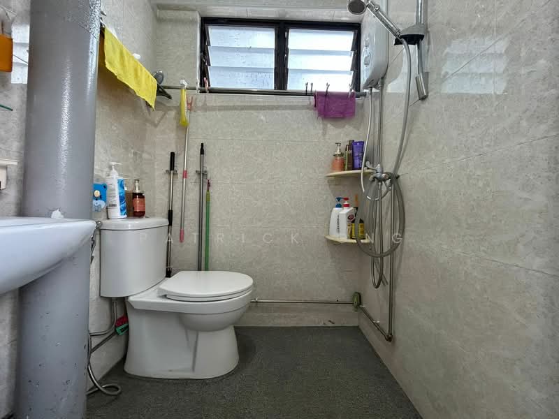 109 Serangoon North Avenue 1, 109 Serangoon North Avenue 1, 3 Bedrooms, 980 sqft, HDB Flat For Sale, by Patrick Ong, 500112993 - Bathroom - PropertyGuru.com.sg
