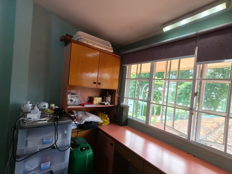 Thrift Drive, Thrift Drive, Room Rental, 300 sqft, Terraced House For Rent, by Alan Huy, 500113023 - Study - PropertyGuru.com.sg