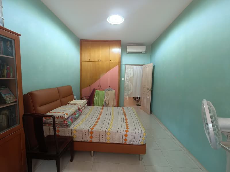 Thrift Drive, Thrift Drive, Room Rental, 300 sqft, Terraced House For Rent, by Alan Huy, 500113023 - Bedroom - PropertyGuru.com.sg