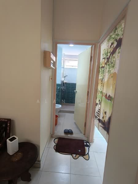 Rochdale Road, Rochdale Road, Room Rental, 300 sqft, Terraced House For Rent, by Alan Huy, 500113027 - Bathroom - PropertyGuru.com.sg