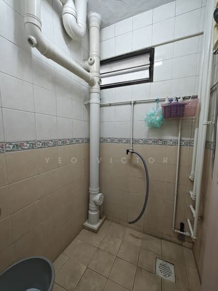 213 Boon Lay Place, 213 Boon Lay Place, 2 Bedrooms, 700 sqft, HDB Flat For Sale, by Yeo Victor, 500113032 - Bathroom - PropertyGuru.com.sg