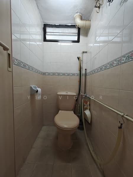 213 Boon Lay Place, 213 Boon Lay Place, 2 Bedrooms, 700 sqft, HDB Flat For Sale, by Yeo Victor, 500113032 - Bathroom - PropertyGuru.com.sg