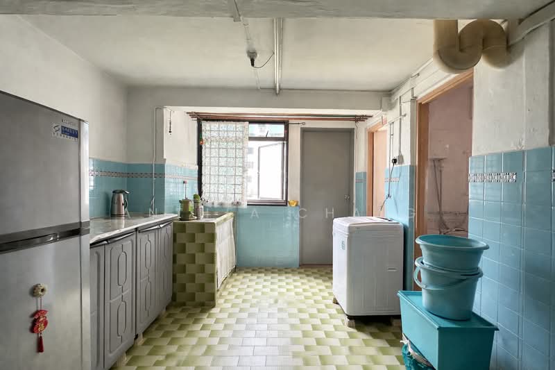 123 Lorong 1 Toa Payoh, 123 Lorong 1 Toa Payoh, 2 Bedrooms, 721 sqft, HDB Flat For Sale, by Anthea Chang, 500113044 - Kitchen - PropertyGuru.com.sg