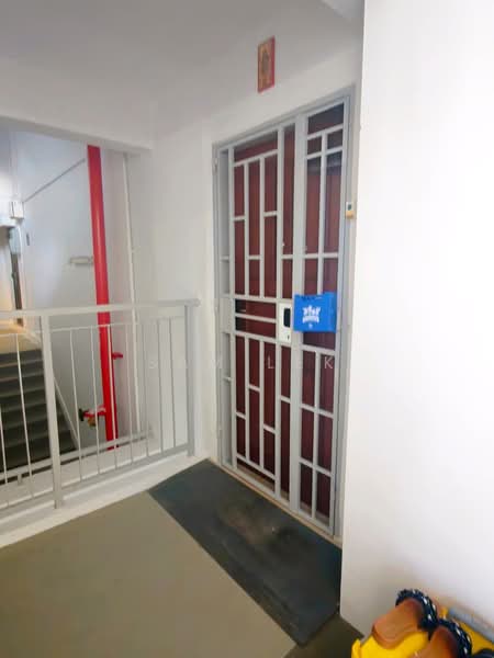 611 Bedok Reservoir Road, 611 Bedok Reservoir Road, Room Rental, 156 sqft, HDB Flat For Rent, by Sam Lek, 500113048 - Entrance - PropertyGuru.com.sg