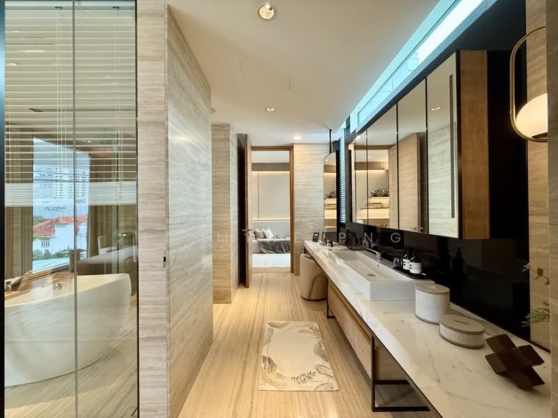 Eden Residences Capitol, 11 Stamford Road, 4 Bedrooms, 3,003 sqft, Condominium For Sale, by Jasmine Png, 500113058 - Master Bathroom - PropertyGuru.com.sg