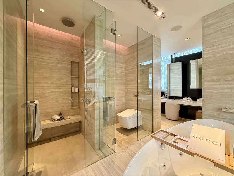 Eden Residences Capitol, 11 Stamford Road, 4 Bedrooms, 3,003 sqft, Condominium For Sale, by Jasmine Png, 500113058 - Master Bathroom - PropertyGuru.com.sg