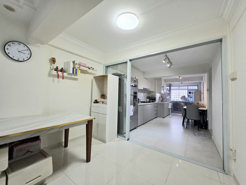 44 Telok Blangah Drive, 44 Telok Blangah Drive, 2 Bedrooms, 700 sqft, HDB Flat For Sale, by Wayne Joseph Ong 王伟洋, 500113069 - Dinning + Kitchen - PropertyGuru.com.sg