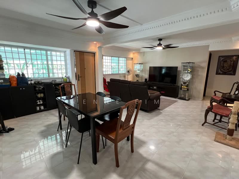 403 Pandan Gardens, 403 Pandan Gardens, 3 Bedrooms, 1,119 sqft, HDB Flat For Sale, by Renne Lim, 500113072 - Living Room - PropertyGuru.com.sg