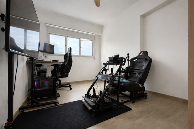 ⭐️ C.H.E.A.P Move in ready 4rm HDB! Newly reno ⭐️, , 3 Bedrooms, 990 sqft, HDB Flat For Sale, by Austin Quek, 500113075 - Study - PropertyGuru.com.sg