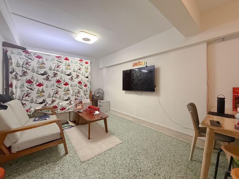 129 Bukit Merah View, 129 Bukit Merah View, 2 Bedrooms, 699 sqft, HDB Flat For Sale, by Andy Ong, 500113091 - Living Room (Actual) - PropertyGuru.com.sg