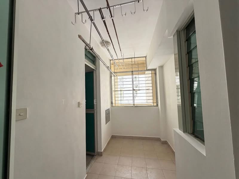 The Clearwater, 4 Bedok Reservoir View, 3 Bedrooms, 1,356 sqft, Condominium For Sale, by Terence Lee, 500113092 - Balcony - PropertyGuru.com.sg