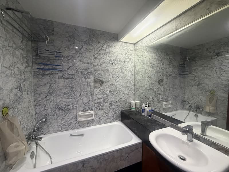 The Clearwater, 4 Bedok Reservoir View, 3 Bedrooms, 1,356 sqft, Condominium For Sale, by Terence Lee, 500113092 - Bathroom - PropertyGuru.com.sg