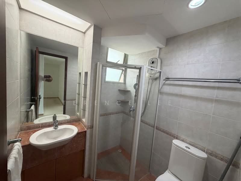 The Clearwater, 4 Bedok Reservoir View, 3 Bedrooms, 1,356 sqft, Condominium For Sale, by Terence Lee, 500113092 - Bathroom - PropertyGuru.com.sg