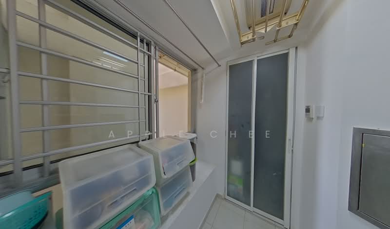 Hillvista, 1 Elizabeth Drive, 2 Bedrooms, 945 sqft, Condominium For Sale, by Apple Chee, 500113095 - Balcony - PropertyGuru.com.sg