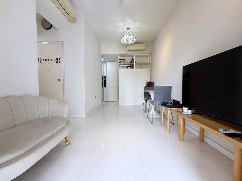 26 Newton, 26 Newton Road Singapore, 2 Bedrooms, 775 sqft, Condominium For Rent, by Roland Ong, 500113098 - Living Room - PropertyGuru.com.sg