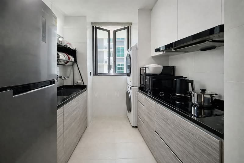 Hundred Trees, 85 West Coast Drive, 2 Bedrooms, 786 sqft, Condominium For Sale, by Kevin Ong, 500113105 - Kitchen - PropertyGuru.com.sg