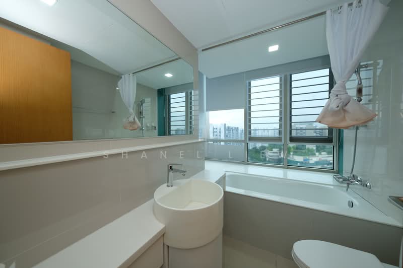 The Quartz, 51 Compassvale Bow, 3 Bedrooms, 1,195 sqft, Condominium For Sale, by Shanel Liew, 500113106 - Bathroom - PropertyGuru.com.sg