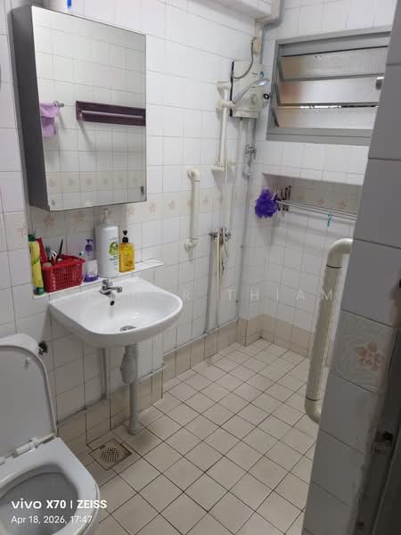 158 Pasir Ris Street 13, 158 Pasir Ris Street 13, Room Rental, 150 sqft, HDB Flat For Rent, by Arthur Thiam, 500113108 - Bathroom - PropertyGuru.com.sg