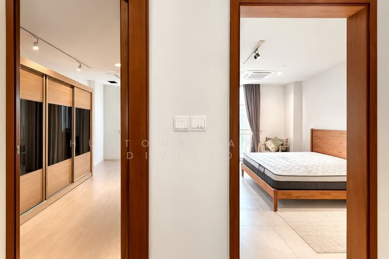 Freehold Terrace in Orchard (D09), City Living, Landed Privacy, , 7 Bedrooms, 4,200 sqft, Terraced House For Sale, by Roxanne, 500113117 - Corridor - PropertyGuru.com.sg