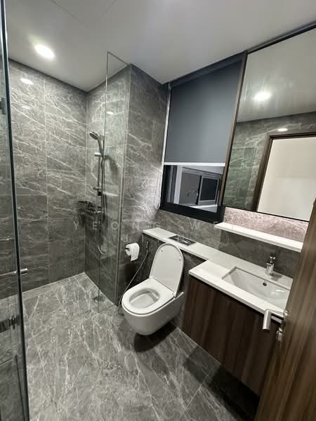 Lentor Modern, Lentor Central, 4 Bedrooms, 980 sqft, Condominium For Rent, by Yeong Wei Jian, 500113119 - Common bathroom - PropertyGuru.com.sg