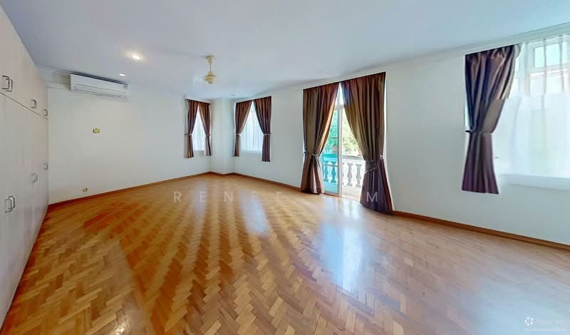 Henry Park Estate, Mount Sinai Lane, 5 Bedrooms, 4,000 sqft, Detached House For Sale, by Renee Lim, 500113127 - Master Bedroom - PropertyGuru.com.sg