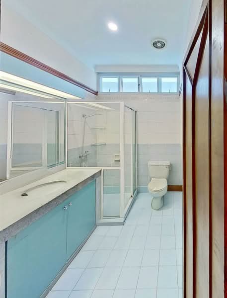 Henry Park Estate, Mount Sinai Lane, 5 Bedrooms, 4,000 sqft, Detached House For Sale, by Renee Lim, 500113127 - Bathroom - PropertyGuru.com.sg